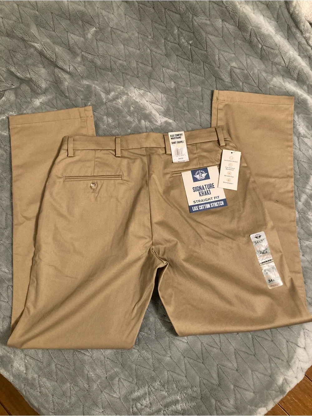 NWT Men’s 34x32 khaki Docker’s